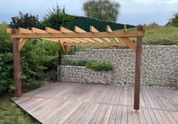 Pergola bois adossée maison